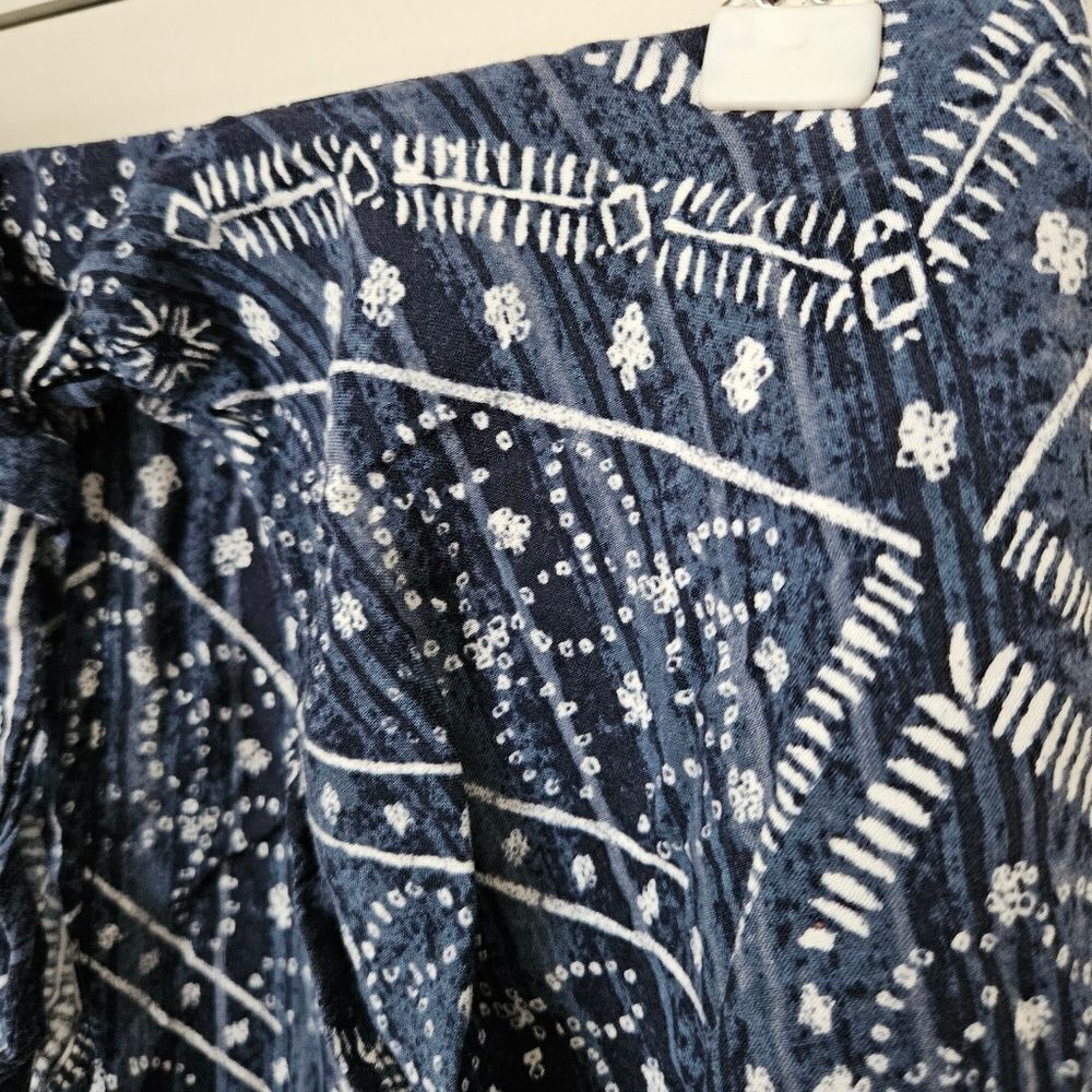 Abercrombie & Fitch Shorts Faux Wrap Tie Blue White Patterned Stretch Casual - Picture 5 of 10